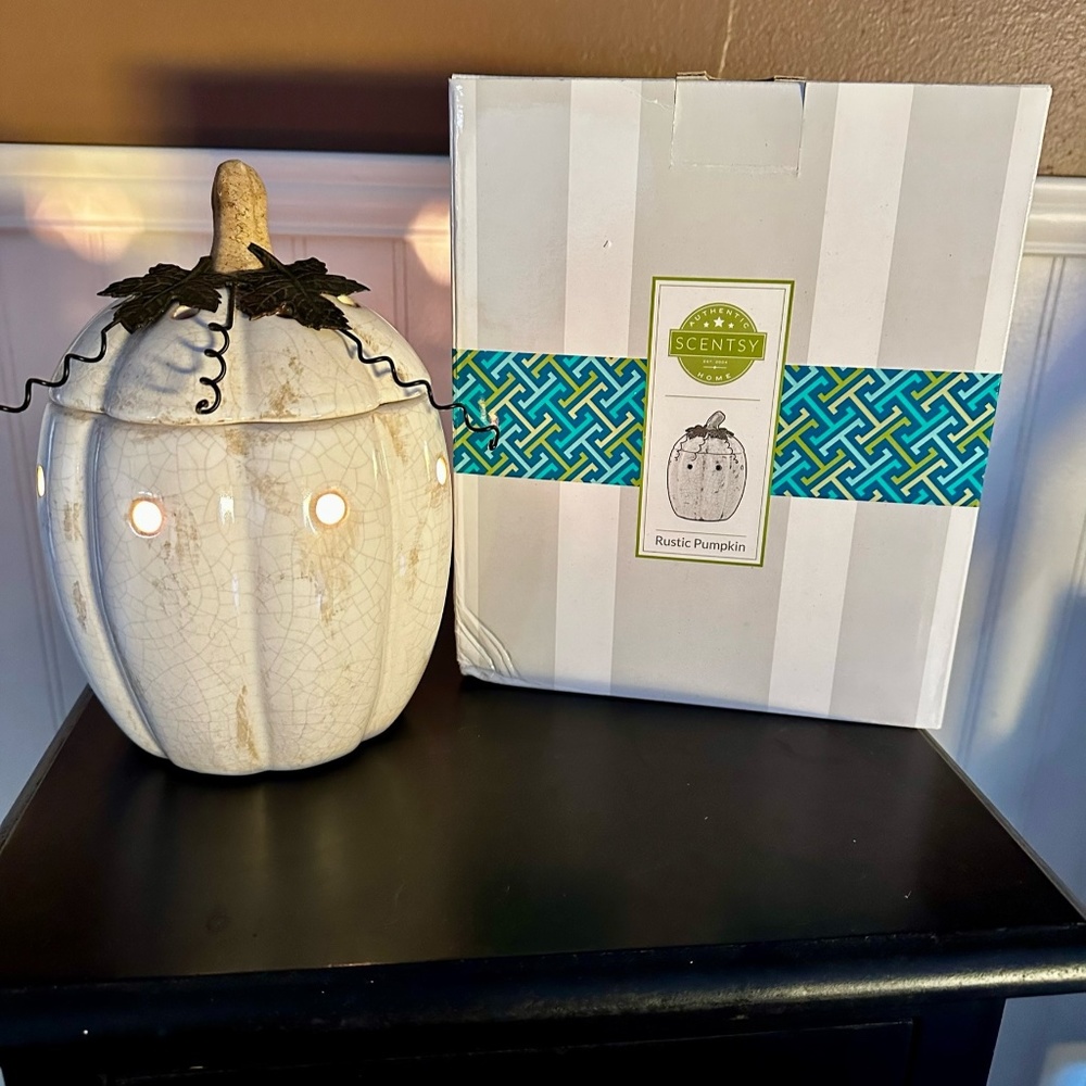 Rustic Pumpkin Scentsy Warmer